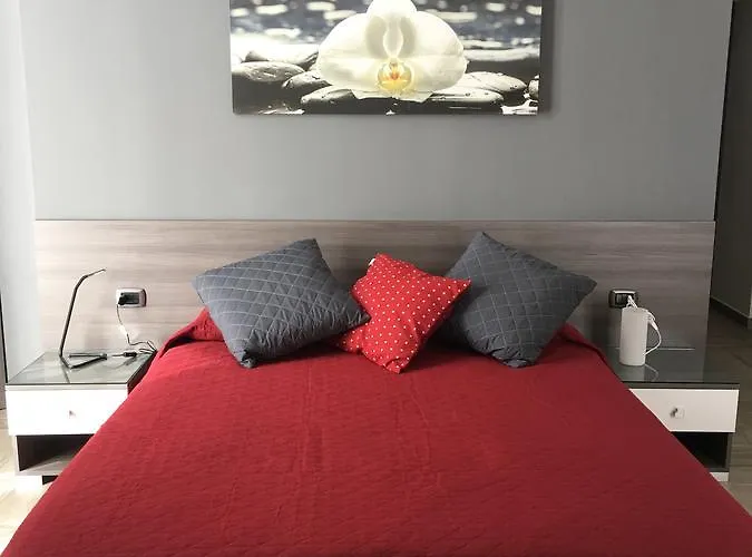 La Dimora Di Garibaldi Bed & Breakfast Naples